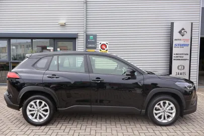 Car image 4