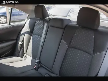 Car image 25