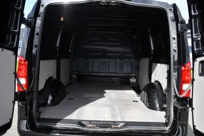Car image 35