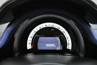 Car image 25