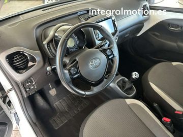 Car image 11