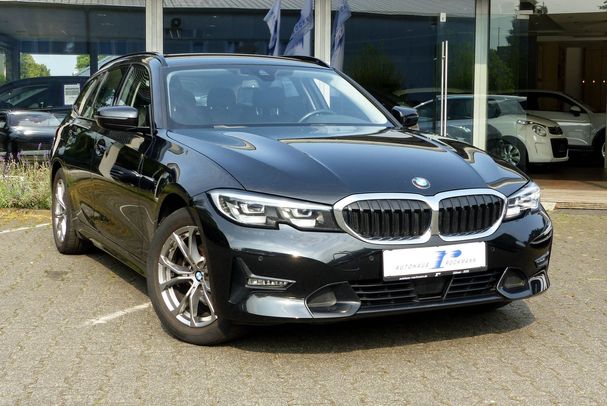 BMW 320i Touring 135 kW image number 2