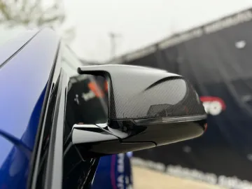 Car image 40