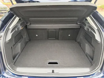 Car image 32