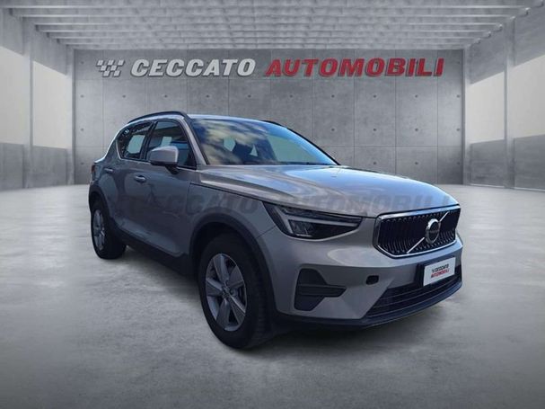 Volvo XC40 T2 Essential 95 kW image number 3