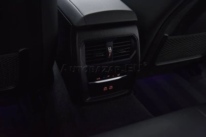 Car image 37