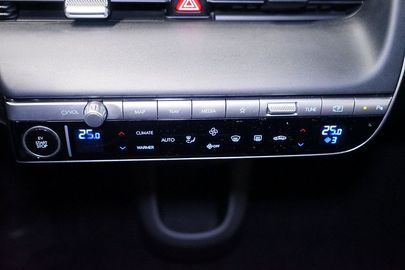 Car image 30