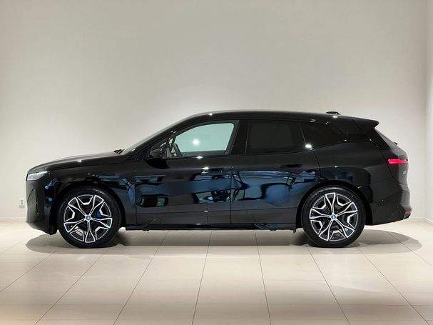 BMW iX xDrive40 241 kW image number 2