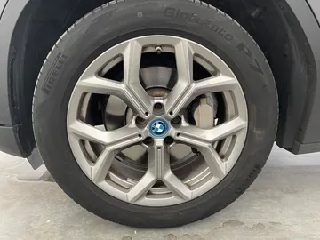 Car image 30