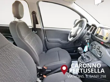 Car image 14
