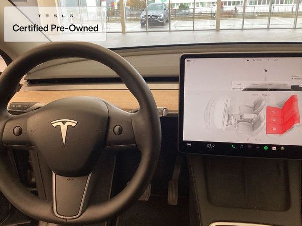 Tesla Model Y Long Range AWD 258 kW image number 15