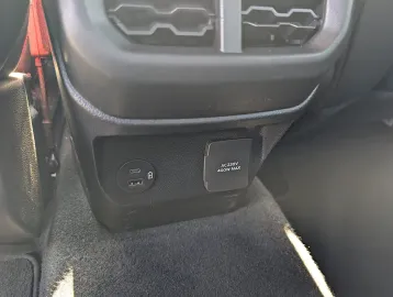 Car image 29
