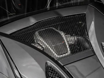 Car image 32