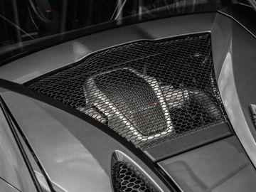 Car image 32