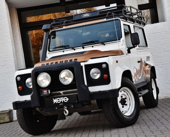 Land Rover Defender 90 90 kW image number 5