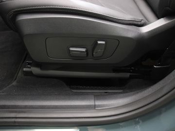 Car image 33