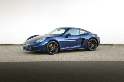Car image 4