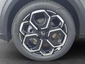 Car image 23