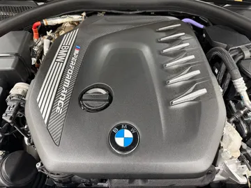 Car image 27