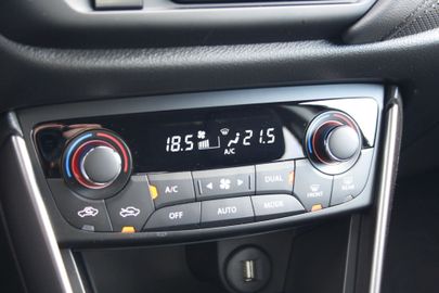 Car image 32