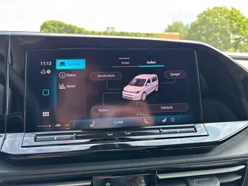 Car image 32