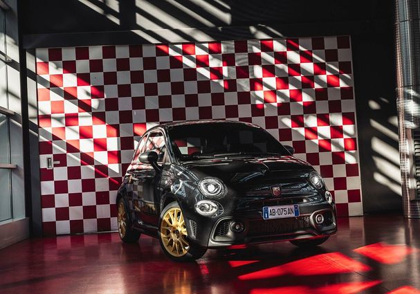 Abarth 695 132 kW image number 17