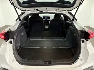 Car image 38