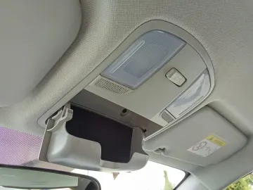 Car image 43