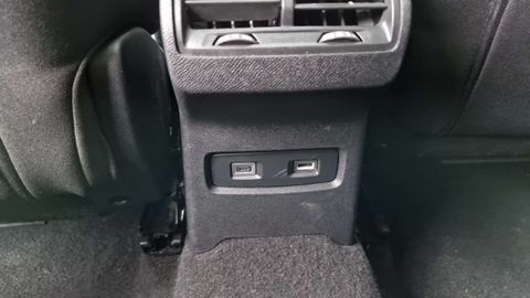 Car image 37