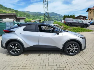 Car image 30
