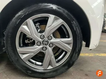 Car image 25