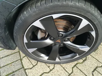 Car image 23