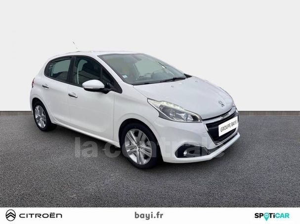 Peugeot 208 PureTech 82 Signature 61 kW image number 2