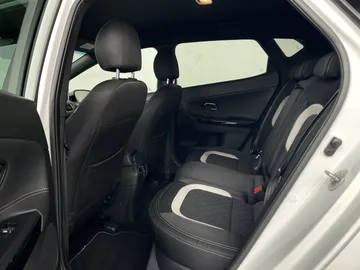 Car image 29