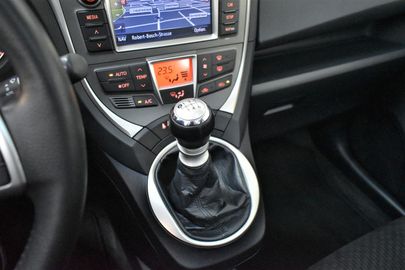 Car image 19