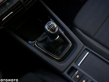 Car image 35