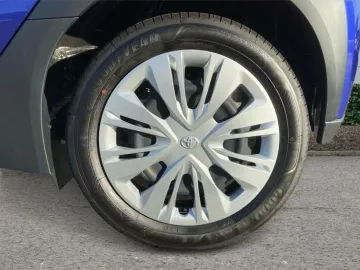 Car image 21