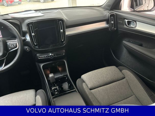 Volvo XC40 B4 Plus Dark 145 kW image number 13