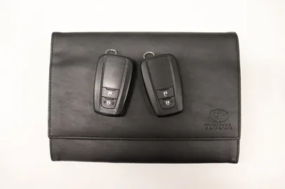 Car image 26