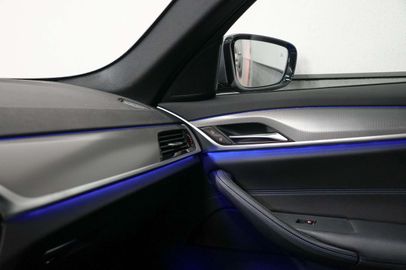 Car image 37