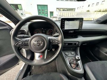 Car image 12