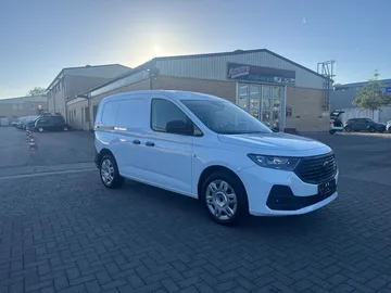 Car image 25