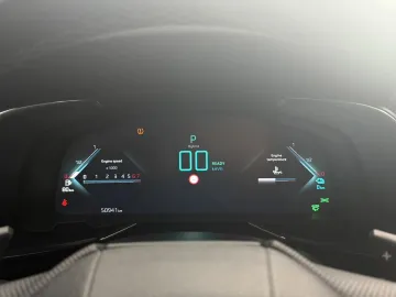 Car image 26