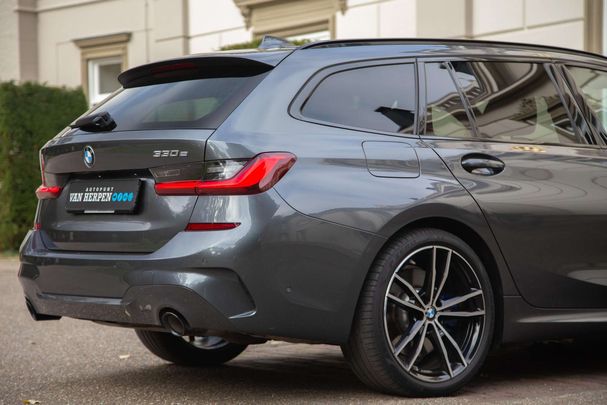 BMW 330e Touring M Sport 215 kW image number 12