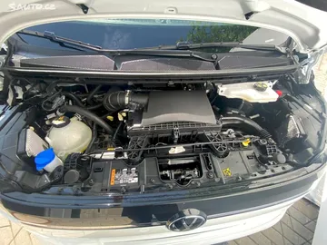 Car image 30