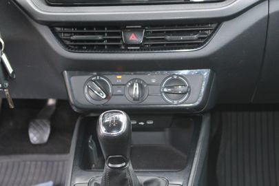 Car image 25