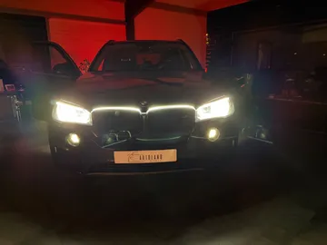 Car image 28