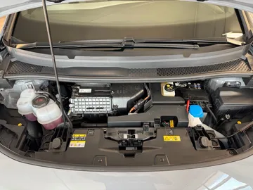 Car image 32