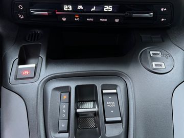 Car image 31