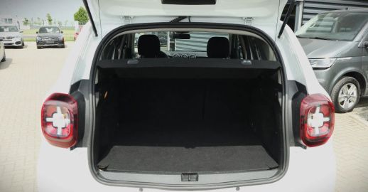 Car image 19